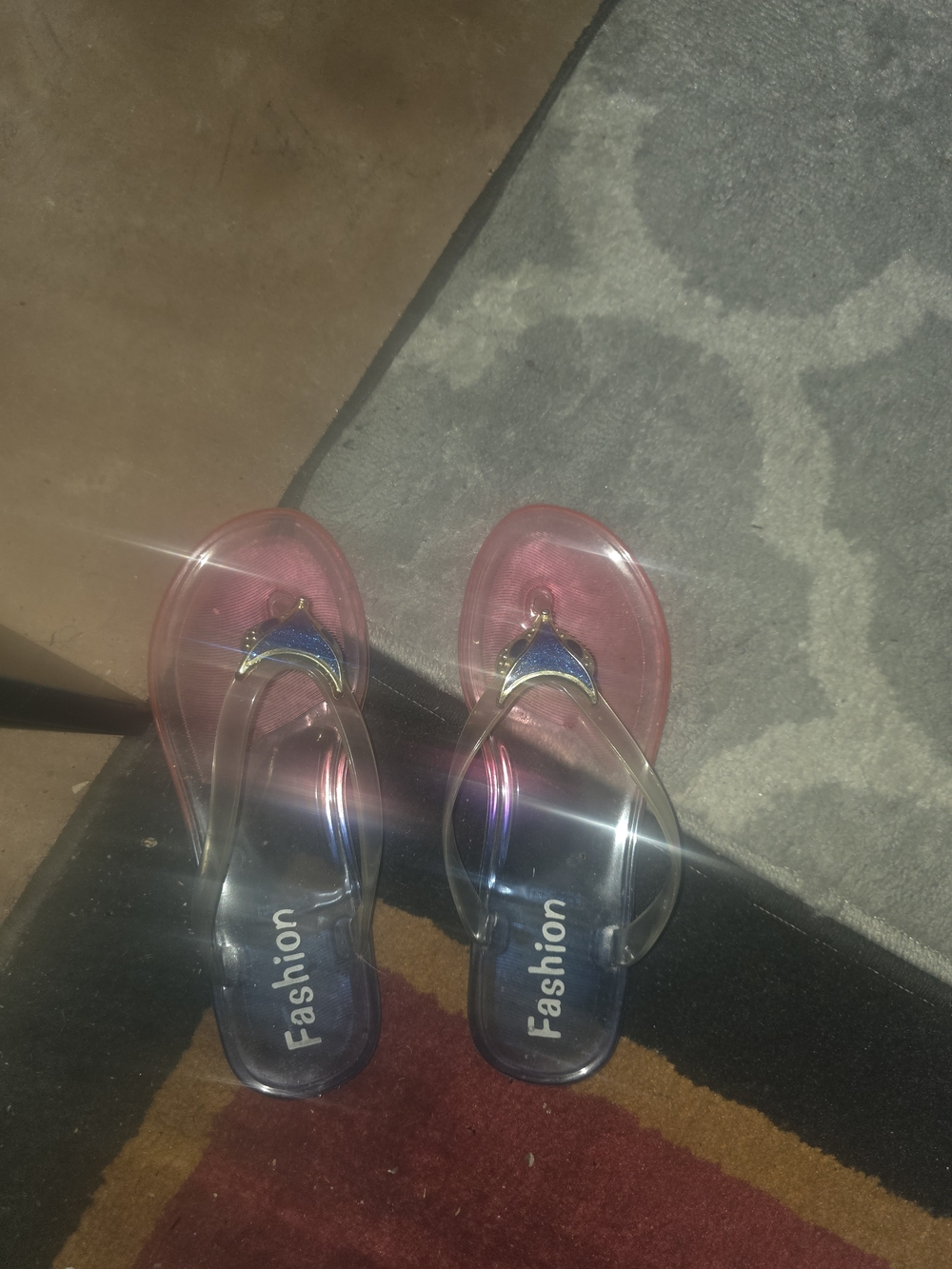Fashion Jelly Flip Flops in Pink to Blue Ombre